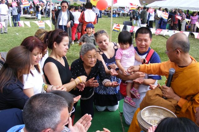 kermessselaoParis-010608 265 (1).jpg